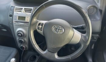 
									Toyota Yaris 1.3 Manual full								