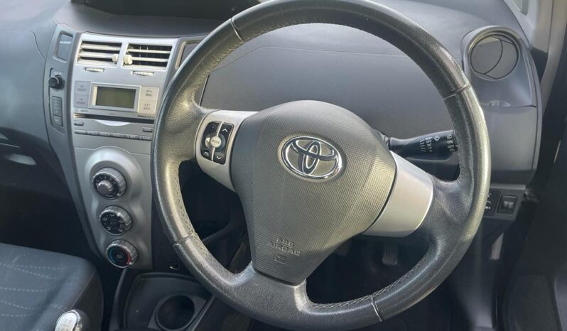 
								Toyota Yaris 1.3 Manual full									