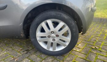 
									Toyota Yaris 1.3 Manual full								